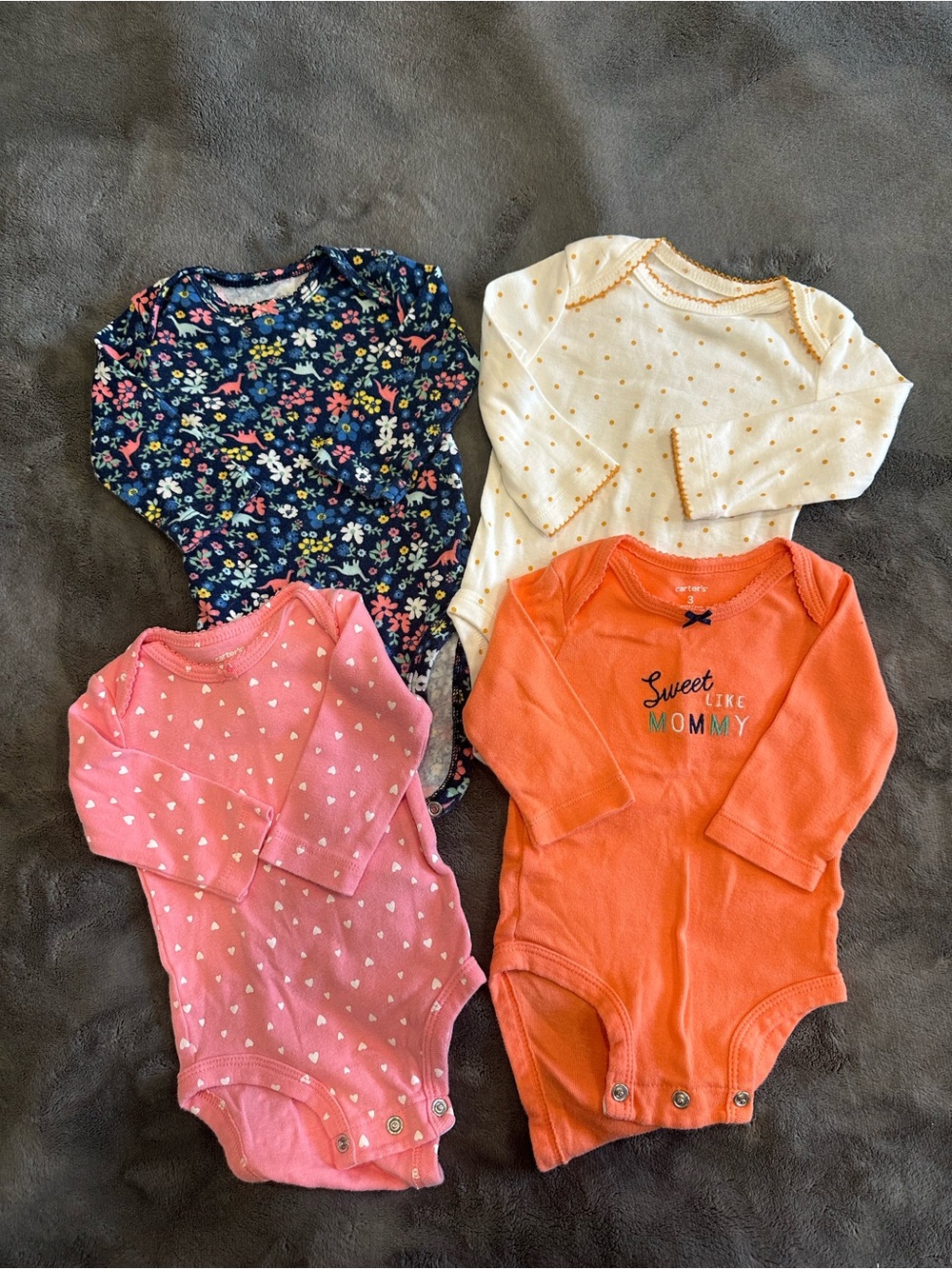 Carter’s bodysuits - set of 4